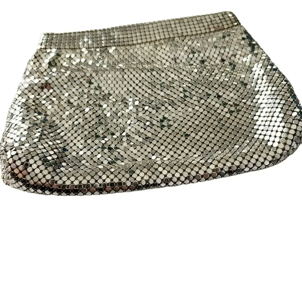 Vintage 1970s Whiting & Davis Metal Mesh Clutch Silver
